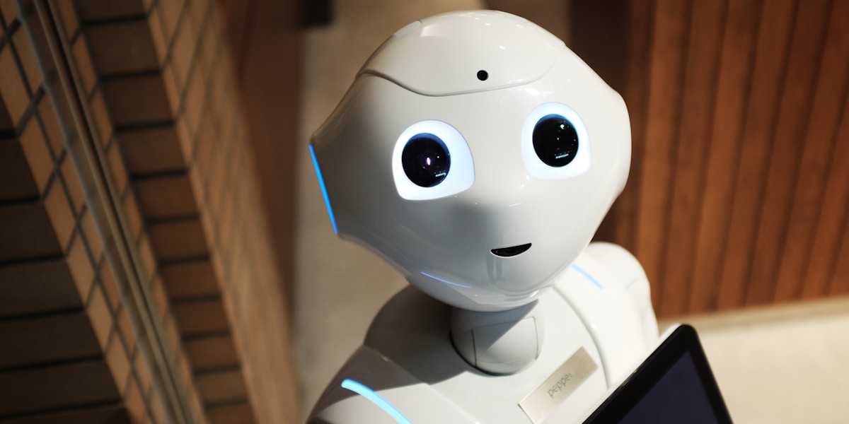 The Rise of AI-Assisted Sales: How Smart Brokers Are Using Technology